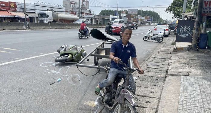 Đồng Nai: Tạm giữ lái xe chở tôn Đồng Nai: Tạm giữ lái xe chở tôn