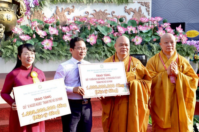 Đại lễ Phật đản Phật lịch 2568: Cùng nhau xây dựng những giá trị hạnh phúc- Ảnh 6. Đại lễ Phật đản Phật lịch 2568: Cùng nhau xây dựng những giá trị hạnh phúc- Ảnh 6.