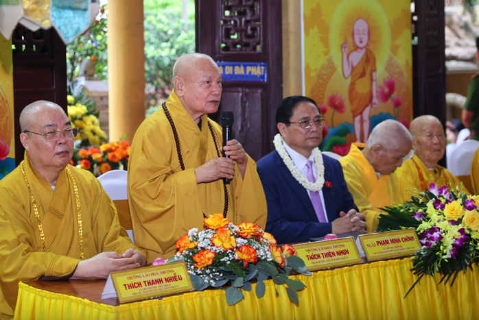 Thủ tướng Phạm Minh Chính dự Đại lễ Phật đản 2024- Ảnh 5. Thủ tướng Phạm Minh Chính dự Đại lễ Phật đản 2024- Ảnh 5.