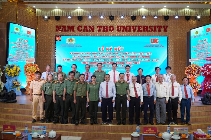 Công an Cần Thơ phổ biến pháp luật trên không gian mạng cho 22.000 sinh viên- Ảnh 2.