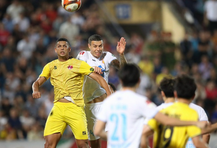 Vòng 20 V-League 2023-2024: Nam Định tiếp tục thua, tốp 2 không thay đổi- Ảnh 1. Vòng 20 V-League 2023-2024: Nam Định tiếp tục thua, tốp 2 không thay đổi- Ảnh 1.