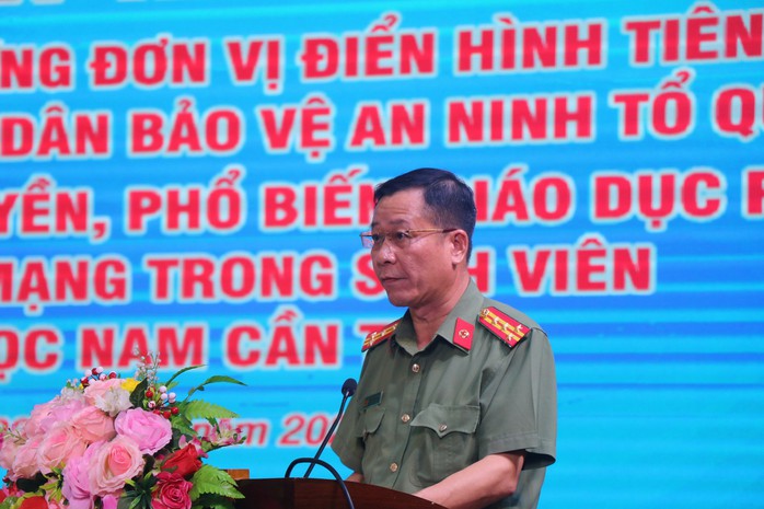 Công an Cần Thơ phổ biến pháp luật trên không gian mạng cho 22.000 sinh viên- Ảnh 1.