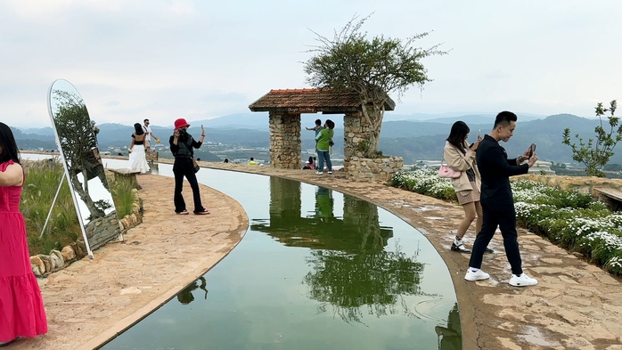 "Cơn sốt" check-in quán cà phê đẹp tại Đà Lạt- Ảnh 4. "Cơn sốt" check-in quán cà phê đẹp tại Đà Lạt- Ảnh 4.