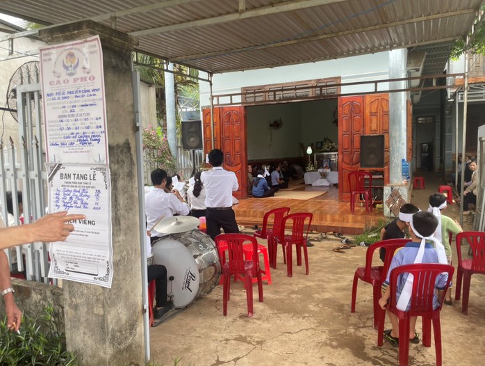 Tai nạn giao thông đặc biệt nghiêm trọng, 4 người tử vong- Ảnh 2. Tai nạn giao thông đặc biệt nghiêm trọng, 4 người tử vong- Ảnh 2.