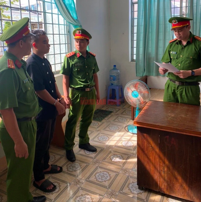 Bắt giam thợ hàn trong vụ cháy 11 tàu cá ở TP Phan Thiết- Ảnh 1. Bắt giam thợ hàn trong vụ cháy 11 tàu cá ở TP Phan Thiết- Ảnh 1.