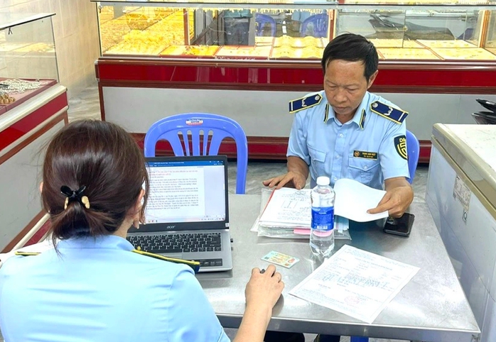 Bà Rịa- Vũng Tàu kiểm tra hàng chục cơ sở kinh doanh vàng- Ảnh 1. Bà Rịa- Vũng Tàu kiểm tra hàng chục cơ sở kinh doanh vàng- Ảnh 1.