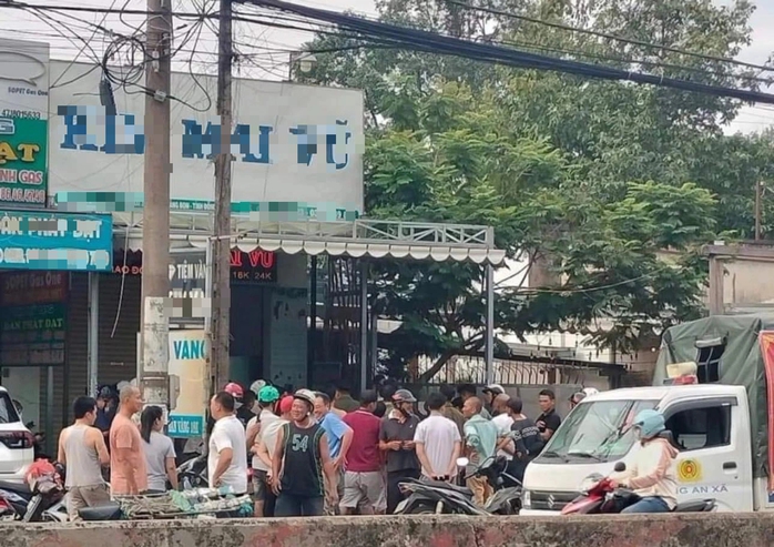 Đồng Nai: Người dân vây bắt thanh niên giả mua vàng rồi cướp- Ảnh 1. Đồng Nai: Người dân vây bắt tỷ lệ cá cược kèo nhà cái niên giả mua vàng rồi cướp- Ảnh 1.