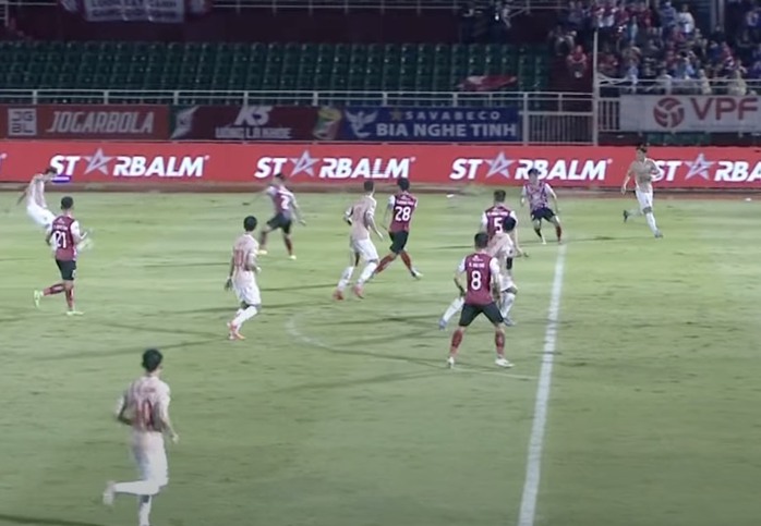 CLB Công An Hà Nội tính khiếu nại lên FIFA sau vụ "mất" bàn thắng ở V-League- Ảnh 1. CLB Công An Hà Nội tính khiếu nại lên FIFA sau vụ "mất" bàn thắng ở V-League- Ảnh 1.
