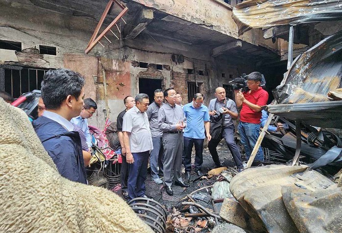Lãnh đạo Chính phủ, Quốc hội, Bộ Công an và Hà Nội tới hiện trường vụ cháy 14 người tử vong- Ảnh 1. Lãnh đạo Chính phủ, Quốc hội, Bộ Công an và Hà Nội tới hiện trường vụ cháy 14 người tử vong- Ảnh 1.