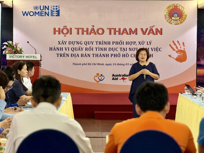 Cần có quy trình vận hành chuẩn đa ngành để xử lý vấn nạn quấy rối tình dục tại nơi làm việc- Ảnh 1. Cần có quy trình vận hành chuẩn đa ngành để xử lý vấn nạn quấy rối tình dục tại nơi làm việc- Ảnh 1.