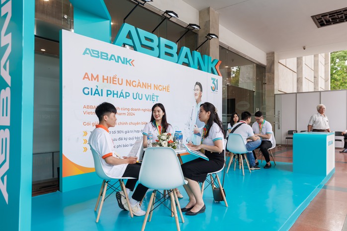 ABBANK đồng hành cùng các doanh nghiệp với các giải pháp tài chính chuyên biệt tại Triển lãm quốc tế chuyên ngành Y dược Việt Nam lần thứ 31 (Vietnam Medi-Pharm 2024), tổ chức tại Hà Nội từ ngày 9 đến 12-5-2024 ABBANK đồng hành cùng các doanh nghiệp với các giải pháp tài chính chuyên biệt tại Triển lãm quốc tế chuyên ngành Y dược Việt Nam lần thứ 31 (Vietnam Medi-Pharm 2024), tổ chức tại Hà Nội từ ngày 9 đến 12-5-2024