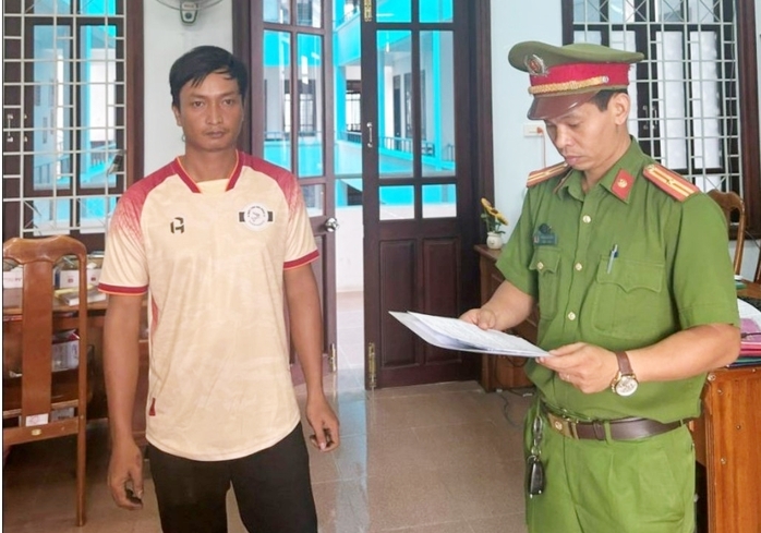 Khởi tố nhân viên giao hàng nhanh tội "Tham ô tài sản"- Ảnh 1. Khởi tố nhân viên giao hàng nhanh tội "Tham ô tài sản"- Ảnh 1.