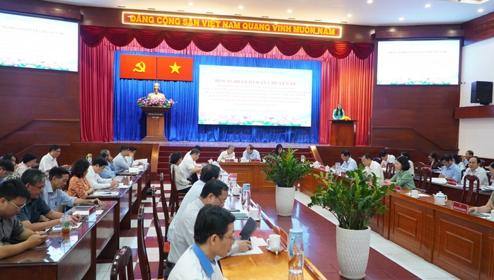 Xử lý các đối tượng lợi dụng quyền khiếu nại, tố cáo để kích động người dân vi phạm pháp luật- Ảnh 2. Xử lý các đối tượng lợi dụng quyền khiếu nại, tố cáo để kích động người dân vi phạm pháp luật- Ảnh 2.
