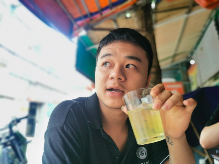 VIDEO vụ cháy 14 người chết: 2 nam thanh niên kể giây phút đục tường cứu người kêu cứu- Ảnh 1. VIDEO vụ cháy 14 người chết: 2 nam thanh niên kể giây phút đục tường cứu người kêu cứu- Ảnh 1.