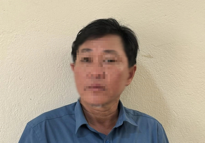 Xúc phạm bố đẻ, đập phá đồ đạc gây náo loạn đường phố- Ảnh 2.