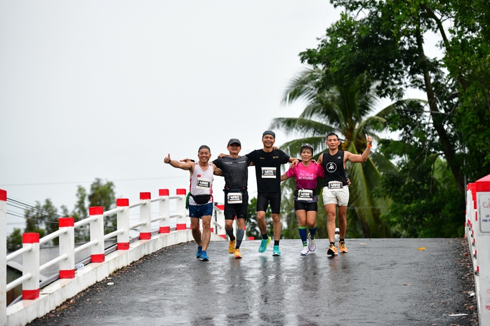10.000 chân chạy marathon sẽ phủ kín cung đường xanh ở Hậu Giang- Ảnh 1. 10.000 chân chạy marathon sẽ phủ kín cung đường xanh ở Hậu Giang- Ảnh 1.
