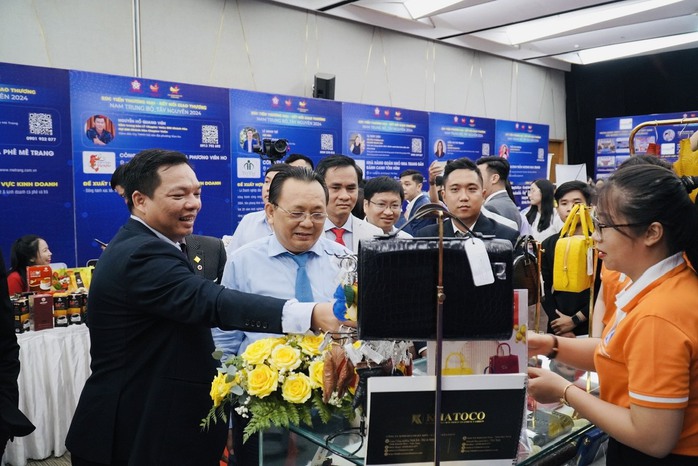 Hàng trăm mặt hàng được kết nối giao thương Nam Trung bộ - Tây Nguyên- Ảnh 2. Hàng trăm mặt hàng được kết nối giao thương Nam Trung bộ - Tây Nguyên- Ảnh 2.