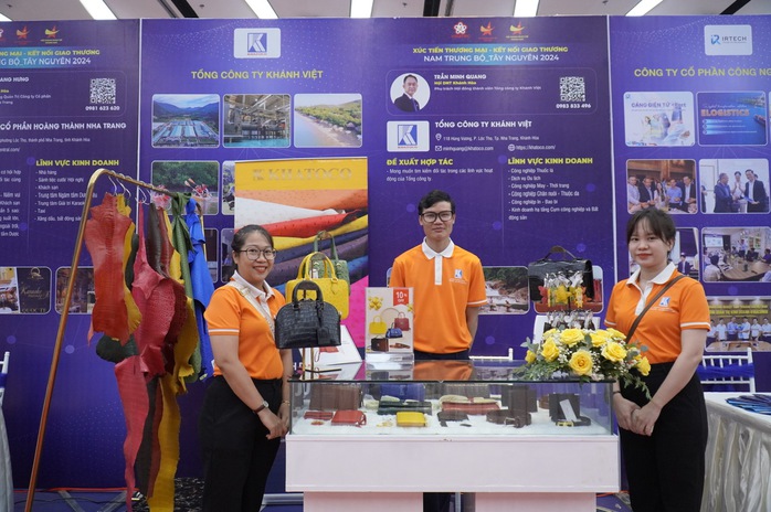 Hàng trăm mặt hàng được kết nối giao thương Nam Trung bộ - Tây Nguyên- Ảnh 3. Hàng trăm mặt hàng được kết nối giao thương Nam Trung bộ - Tây Nguyên- Ảnh 3.
