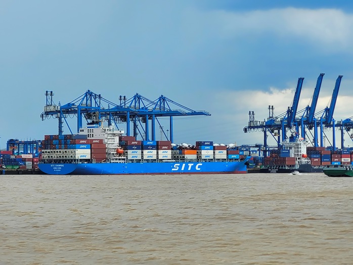 Xuất khẩu hàng hóa qua cảng ở TP HCMẢnh: TẤN THẠNH Xuất khẩu hàng hóa qua cảng ở TP HCMẢnh: TẤN THẠNH