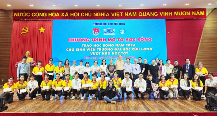Quỹ “Mô tô học bổng” đến với 25 sinh viên Trường ĐH Cửu Long- Ảnh 3. Quỹ “Mô tô học bổng” đến với 25 sinh viên Trường ĐH Cửu Long- Ảnh 3.