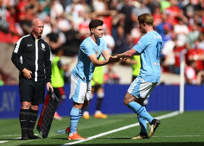 Hai đòn "sát thủ" trong 9 phút, Man United hạ Man City giành FA Cup- Ảnh 5.