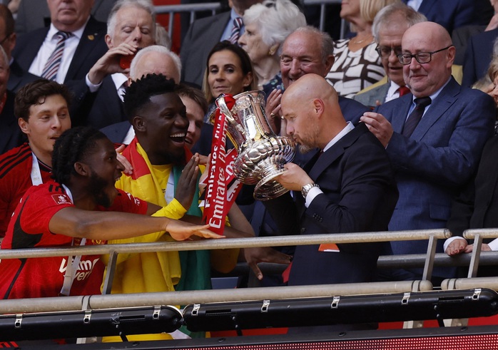 Man United vô địch FA Cup, Chelsea xuống Cúp C3 châu Âu, Newcastle ra rìa- Ảnh 2. Man United vô địch FA Cup, Chelsea xuống Cúp C3 châu Âu, Newcastle ra rìa- Ảnh 2.