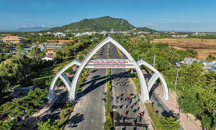 Tin vui cho du khách khi đến Lễ hội Vía Bà Chúa Xứ núi Sam - Ảnh 1. Tin vui cho du khách khi đến Lễ hội Vía Bà Chúa Xứ núi Sam - Ảnh 1.