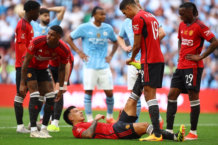 Ngôi sao tiền vệ Casemiro sắp bị Man United thanh lý giá rẻ- Ảnh 3.