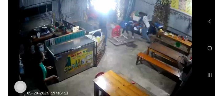 Đâm bạn nhậu tử vong chỉ vì mâu thuẫn trong việc sử dụng lưới đánh cá- Ảnh 2. Đâm bạn nhậu tử vong chỉ vì mâu thuẫn trong việc sử dụng lưới đánh cá- Ảnh 2.