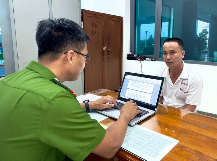 Người đàn ông ở Hà Nội mất hàng trăm triệu đồng vì Người đàn ông ở Hà Nội mất hàng trăm triệu đồng vì