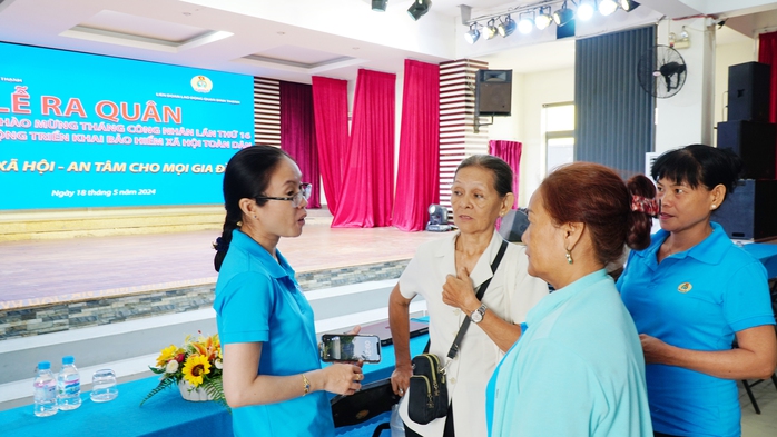 Làm sao để khi khó khăn, người lao động không nghĩ đến rút BHXH một lần?- Ảnh 1. Làm sao để khi khó khăn, người lao động không nghĩ đến rút BHXH một lần?- Ảnh 1.