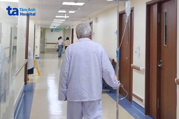 Nguy kịch vì bị nấc cụt kéo dài cả đêm- Ảnh 1. Nguy kịch vì bị nấc cụt kéo dài cả đêm- Ảnh 1.