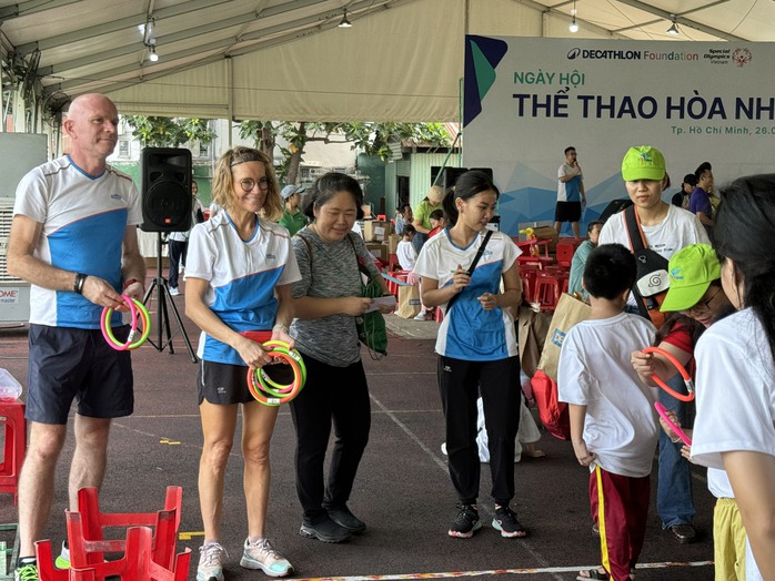 Ngày hội thể thao hòa nhập cho trẻ đặc biệt- Ảnh 7. Ngày hội thể thao hòa nhập cho trẻ đặc biệt- Ảnh 7.