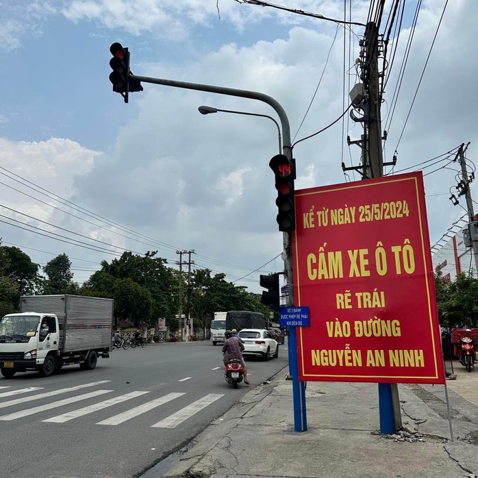 Chủ tịch UBND TP Dĩ An lên tiếng thông tin cấm ô tô đi vào khu vực trung tâm- Ảnh 2. Chủ tịch UBND TP Dĩ An lên tiếng thông tin cấm ô tô đi vào khu vực trung tâm- Ảnh 2.
