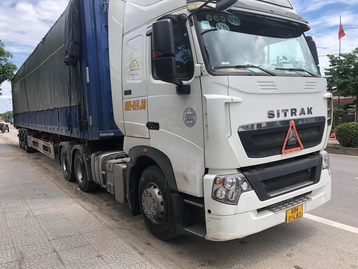 Phát hiện tài xế xe đầu kéo tử vong bất thường trong cabin- Ảnh 1. Phát hiện tài xế xe đầu kéo tử vong bất thường trong cabin- Ảnh 1.