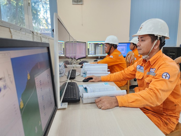 Trả lời ý kiến cử tri phía Nam về giá điện - Ảnh 4.