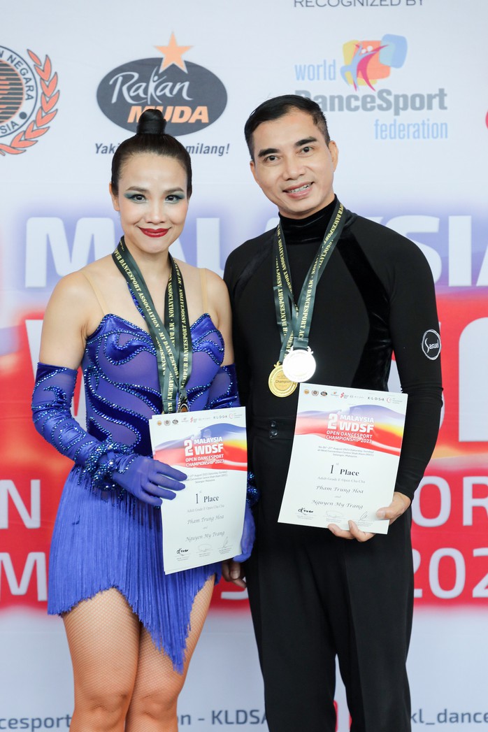 Cặp đôi trung niên Việt Nam dự Giải Vô địch thế giới Dancesport Latin- Ảnh 3. Cặp đôi trung niên Việt Nam dự Giải Vô địch thế giới Dancesport Latin- Ảnh 3.