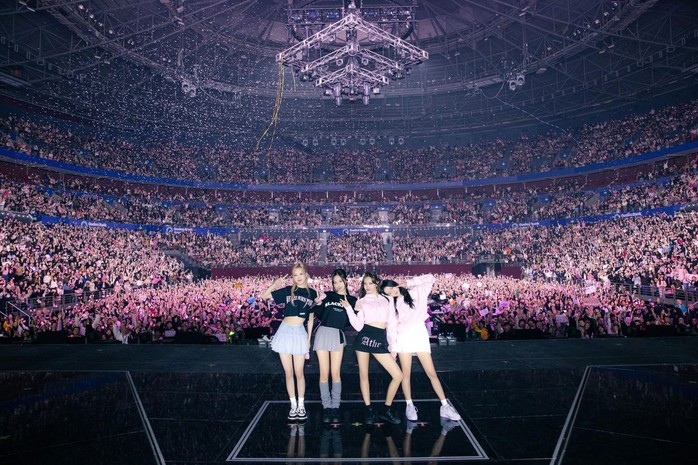 Nhóm BlackPink biểu diễn tại Hà Nội, một minh chứng cho thấy sự thành công vượt trội của làn sóng văn hóa Hàn Quốc trên thế giới, trong đó có Việt Nam (Ảnh do BTC cung cấp) Nhóm BlackPink biểu diễn tại Hà Nội, một minh chứng cho thấy sự thành công vượt trội của làn sóng văn hóa Hàn Quốc trên thế giới, trong đó có Việt Nam (Ảnh do BTC cung cấp)
