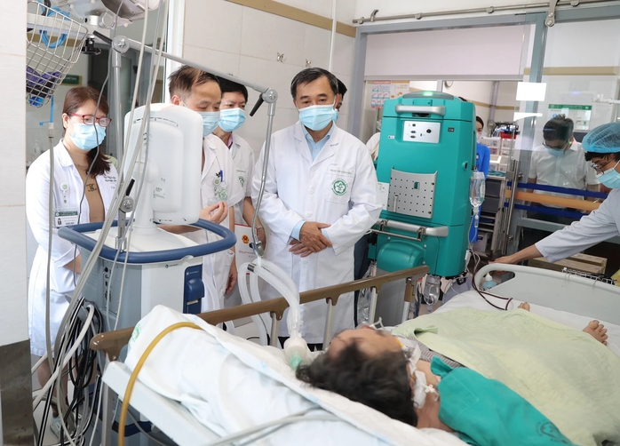 Diễn biến sức khoẻ cặp vợ chồng trong vụ cháy nhà trọ ở Cầu Giấy- Ảnh 2. Diễn biến sức khoẻ cặp vợ chồng trong vụ cháy nhà trọ ở Cầu Giấy- Ảnh 2.