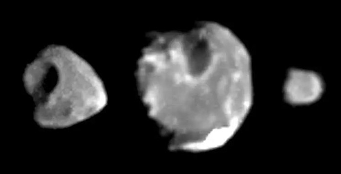 NASA công bố ảnh hiếm về mặt trăng đỏ nhất Thái Dương hệ- Ảnh 2. NASA công bố ảnh hiếm về mặt trăng đỏ nhất Thái Dương hệ- Ảnh 2.
