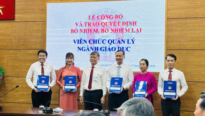 TP HCM bổ nhiệm hiệu trưởng hai Trường Trần Đại Nghĩa- Ảnh 1. TP HCM bổ nhiệm hiệu trưởng hai Trường Trần Đại Nghĩa- Ảnh 1.