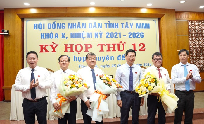 Ông Nguyễn Hồng Thanh được bầu làm Phó Chủ tịch UBND tỉnh Tây Ninh- Ảnh 2. Ông Nguyễn Hồng Thanh được bầu làm Phó Chủ tịch UBND tỉnh Tây Ninh- Ảnh 2.