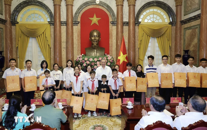 Chủ tịch nước Tô Lâm: Dành những gì quý giá nhất cho trẻ em- Ảnh 10. Chủ tịch nước Tô Lâm: Dành những gì quý giá nhất cho trẻ em- Ảnh 10.