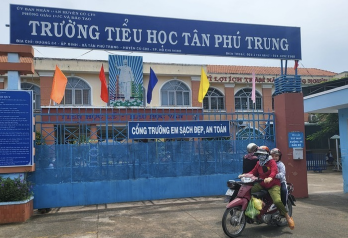 TP HCM: Gây thương tích cho học sinh, một hiệu trưởng bị cách chức- Ảnh 1. TP HCM: Gây thương tích cho học sinh, một hiệu trưởng bị cách chức- Ảnh 1.