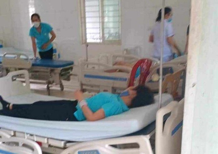 Hơn 70 công nhân nhập viện cấp cứu sau bữa ăn- Ảnh 1. Hơn 70 công nhân nhập viện cấp cứu sau bữa ăn- Ảnh 1.