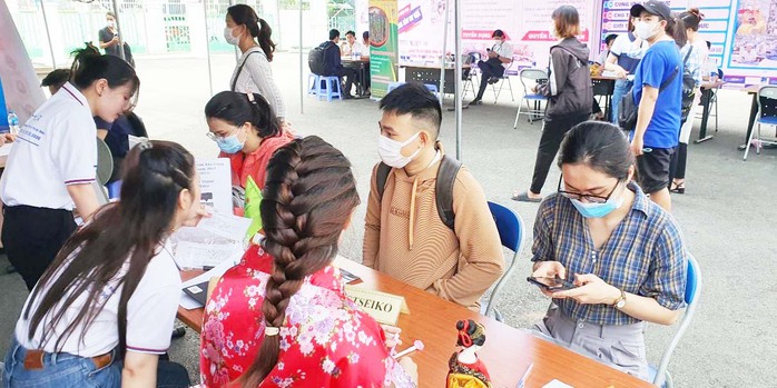 Doanh nghiệp phỏng vấn ứng viên tại sàn giao dịch việc làm do Trung tâm Dịch vụ việc làm TP HCM tổ chức Doanh nghiệp phỏng vấn ứng viên tại sàn giao dịch việc làm do Trung tâm Dịch vụ việc làm TP HCM tổ chức