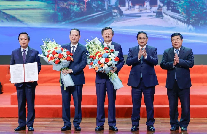 Thủ tướng: Ninh Bình sẽ thành cực tăng trưởng phía Nam đồng bằng sông Hồng- Ảnh 1. Thủ tướng: Ninh Bình sẽ thành cực tăng trưởng phía Nam đồng bằng sông Hồng- Ảnh 1.