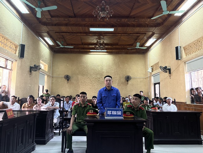 Nhớ lại mâu thuẫn, gã đàn ông đâm chết bạn nhậu- Ảnh 1.