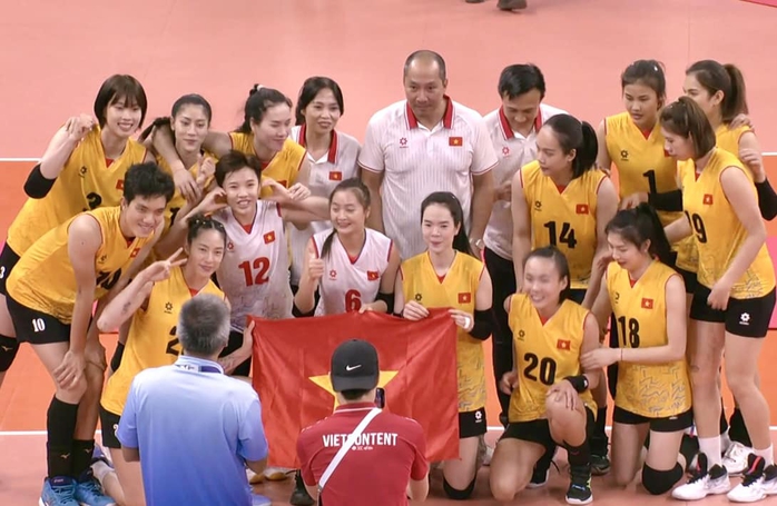 Đánh bại Kazakhstan, tuyển nữ Việt Nam bảo vệ ngôi hậu AVC Challenge Cup- Ảnh 9. Đánh bại Kazakhstan, tuyển nữ Việt Nam bảo vệ ngôi hậu AVC Challenge Cup- Ảnh 9.