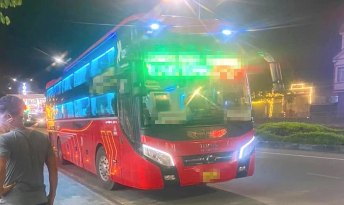 Một người đàn ông bất ngờ tử vong trên xe khách- Ảnh 1. Một người đàn ông bất ngờ tử vong trên xe khách- Ảnh 1.